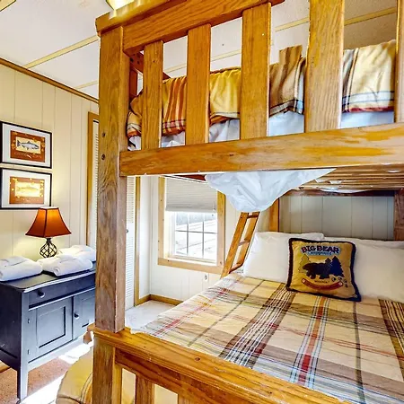 Pine Woods Cabin-3